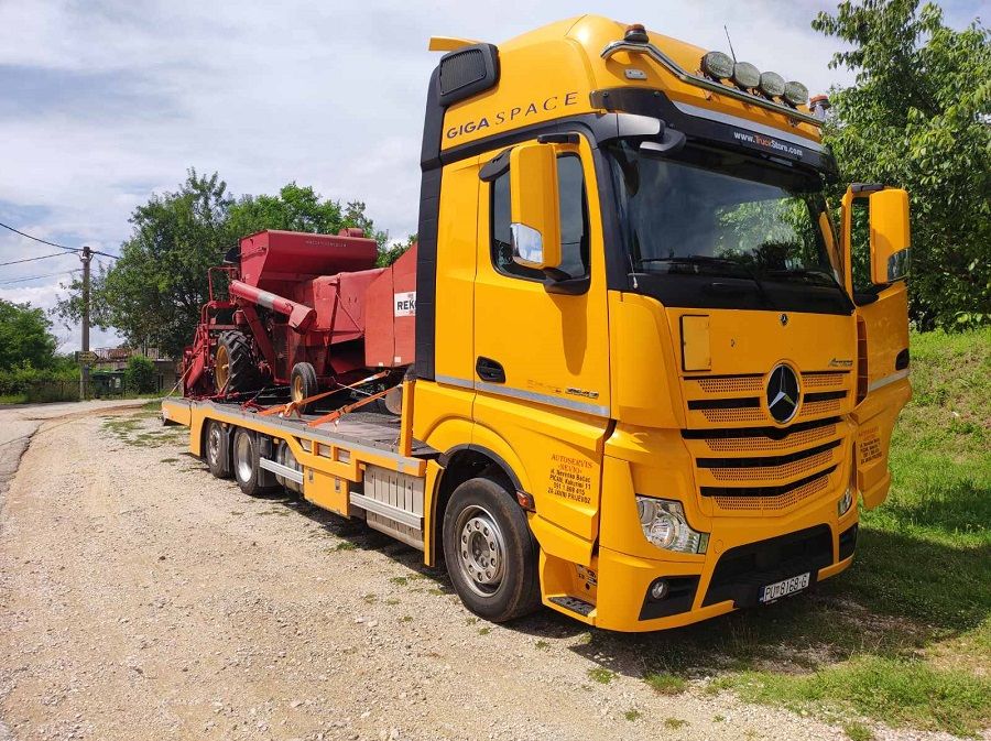 Prijevoz teških i specijalnih tereta specijaliziranim transporterima: labudica, šleper, kombi, vučna služba