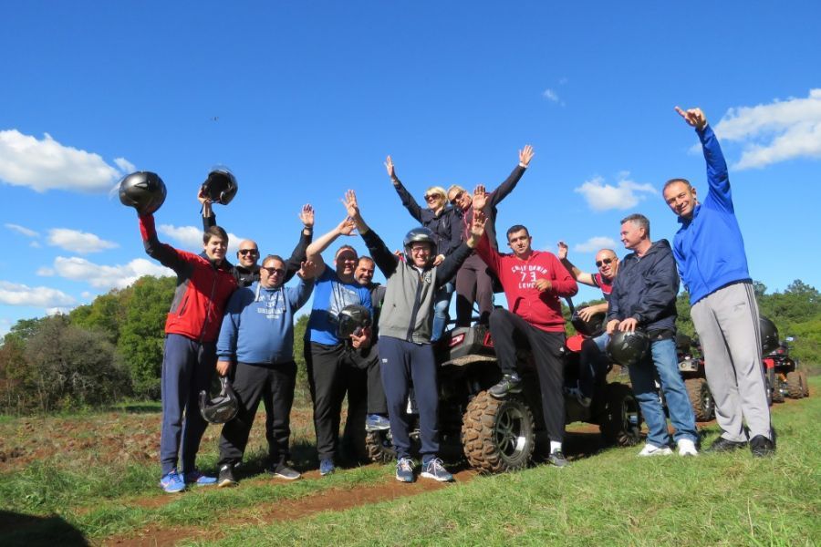 Kako povećati produktivnost u timu? Izlazak iz svakodnevne poslovne rutine uz adrenalinski team building!